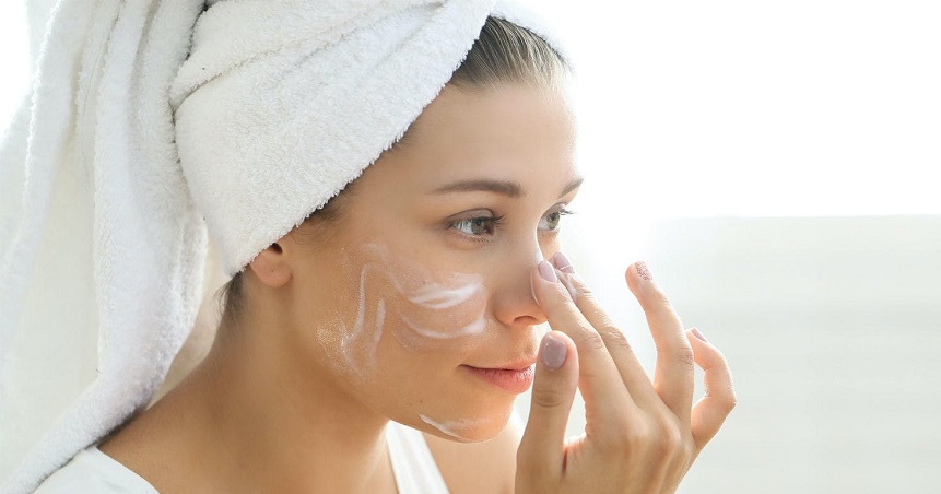 خدمات و آموزش مراقبت زیبایی پوست