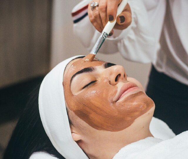 اکادمی پوست و مو ارزو علیخانی