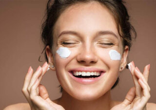 ابرسانی پوست نوشهر ارزو علیخانی آبرسانی پوست مرکز پوست نوشهر چالوس