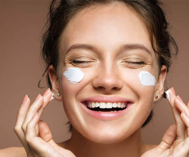 ابرسانی پوست نوشهر ارزو علیخانی آبرسانی پوست مرکز پوست نوشهر چالوس