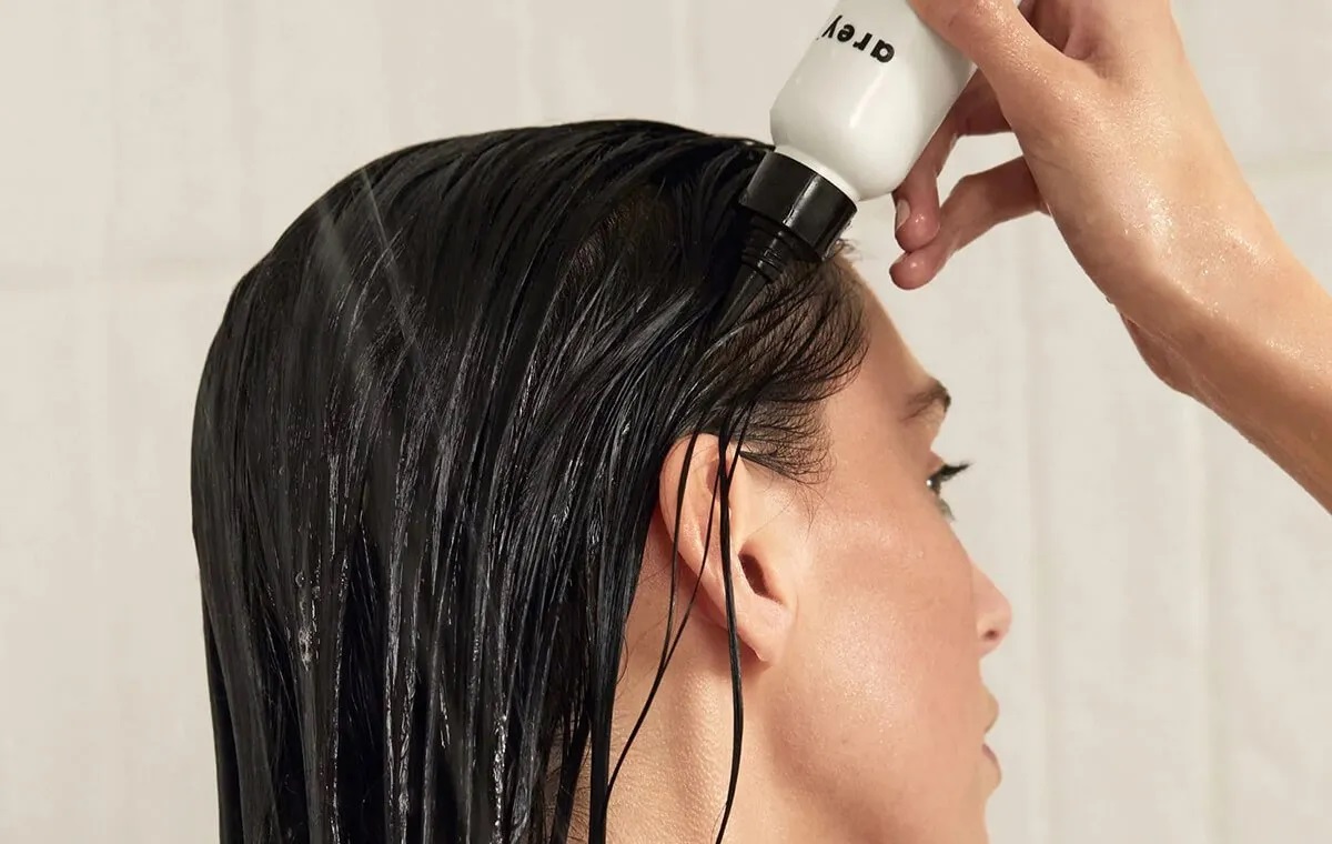 فواید اسکراب پوست سر برای رشد مو اسکراب و اسکالپ تخصصی در نوشهر و مازندران (1)