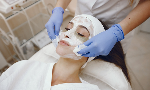 پاکسازی پوست حرفه‌ای در نوشهر (3)